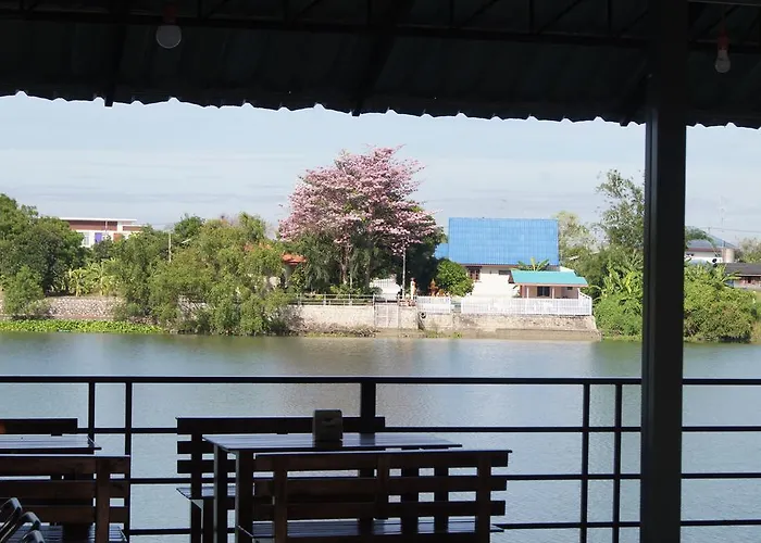 Aroonsri Thara บ้านพัก 3*