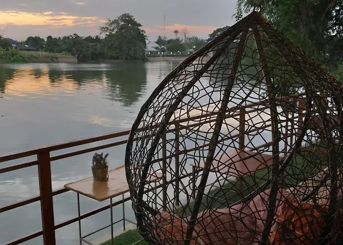 บ้านพัก Aroonsri Thara